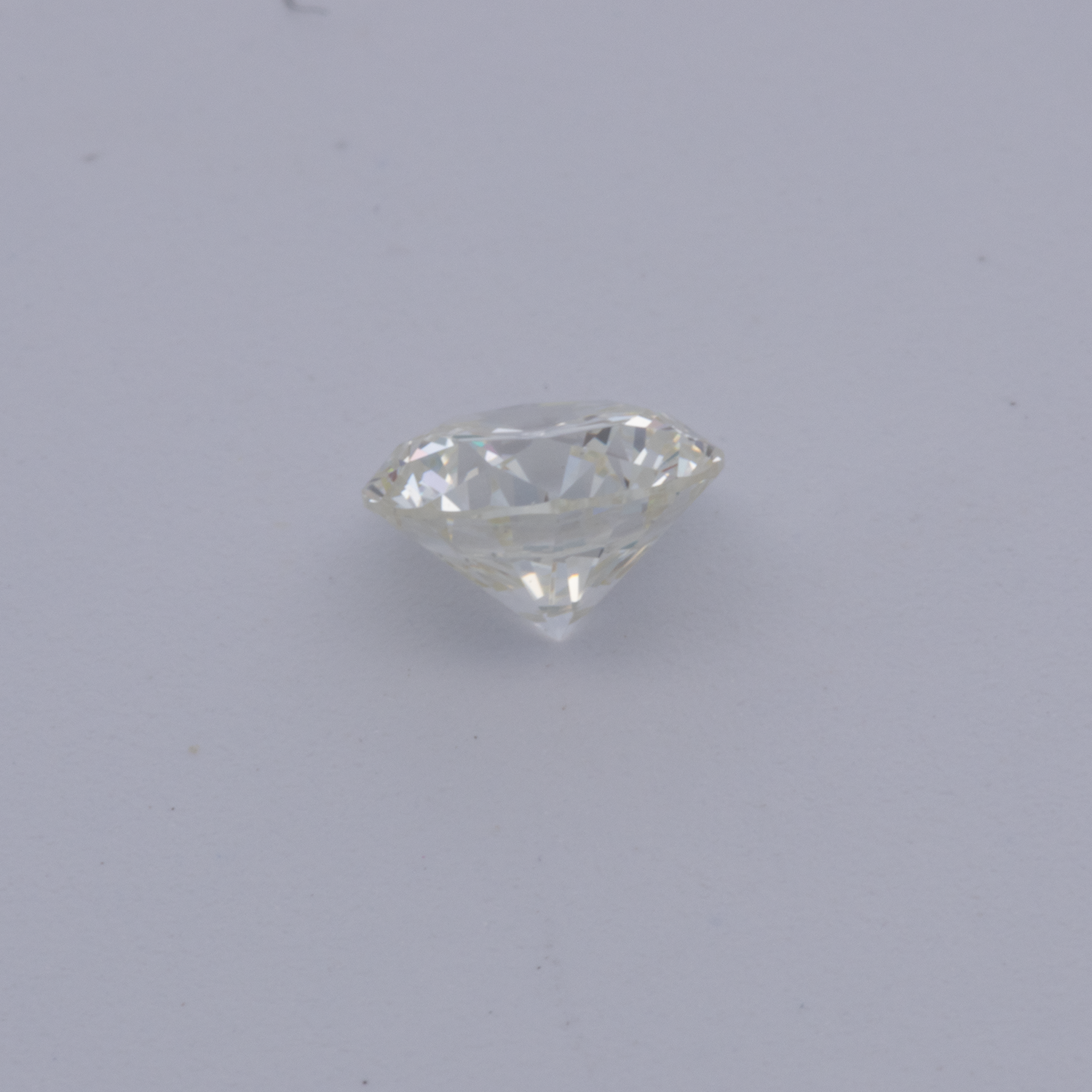 Diamant - leicht getönt weiß, rund, 4x4 mm, 0.26 cts, Nr. D11089