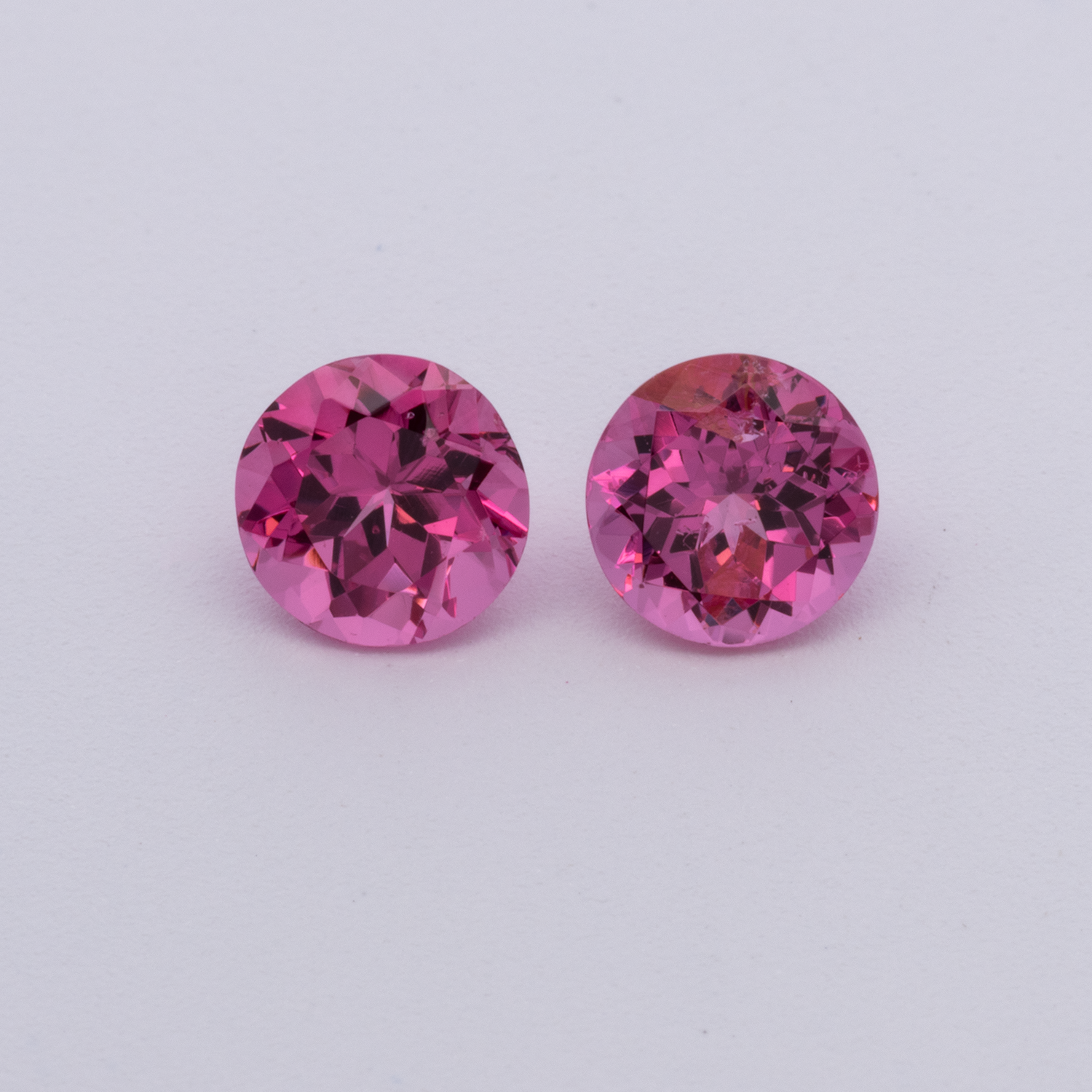 Spinell  Paar - pink, rund, 4.5x4.5 mm, 0.88 cts, Nr. SP90133