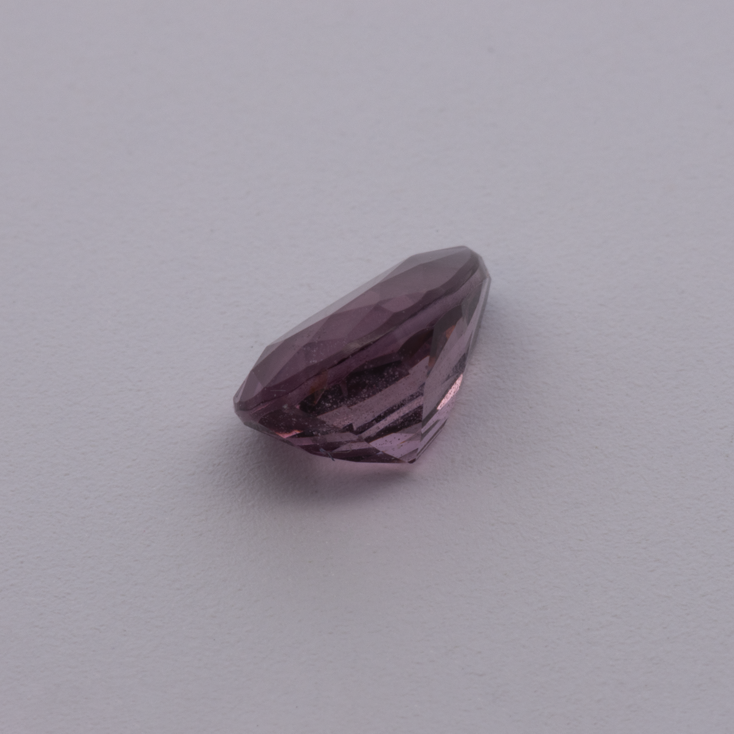 Spinell - lila, birnform, 7x5 mm, 0.82 cts, Nr. SP90135