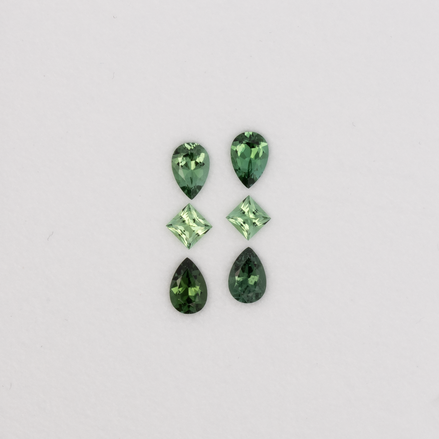 Turmalin im Set - grün, birnform & rechteck, 6.0x4.0 & 3.5x3.5 & 6.0x4.0 mm, 1.89 cts, Nr. SET99077