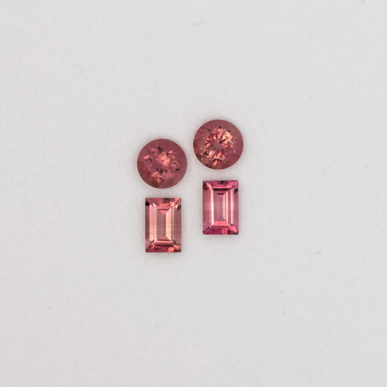 Turmalin im Set - pink & rosa, rund & baguette, 6.0x4.0 & 5.5x5.5 mm, 2.34 cts, Nr. SET99078