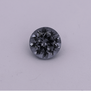 Spinell - grau, rund, 5.6x5.6 mm, 0.77 cts, Nr. SP90108