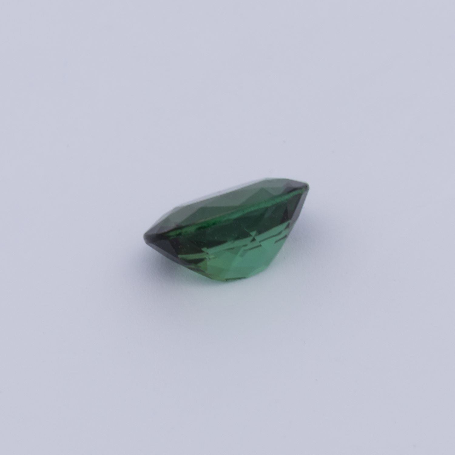 Turmalin - grün, oval, 8.1x6.1 mm, 1.28 cts, Nr. TR991140